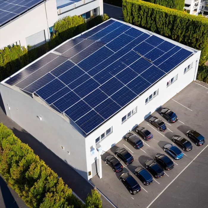 Ombrières Photovoltaïques : Guide d'Entretien Simplifié