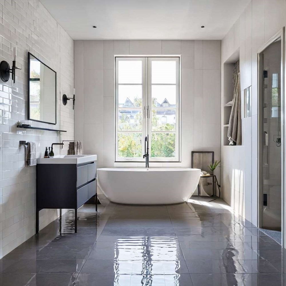 Rénovation de salle de bain : les clés pour allier confort, sécurité et design durable