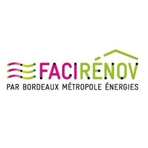 Facirénov par Bordeaux Métropole Energies, un ouvrier en menuiserie à Libourne