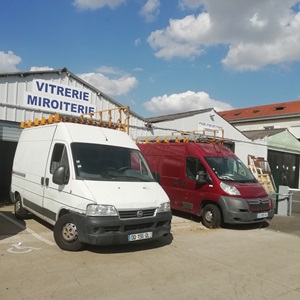 UNI VERRE IDF,  un verrier à Poissy