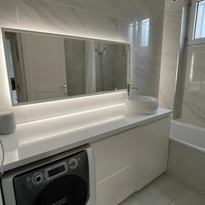 Khamrokhon Khamidov , un rénovateur de salle de bain à Provins